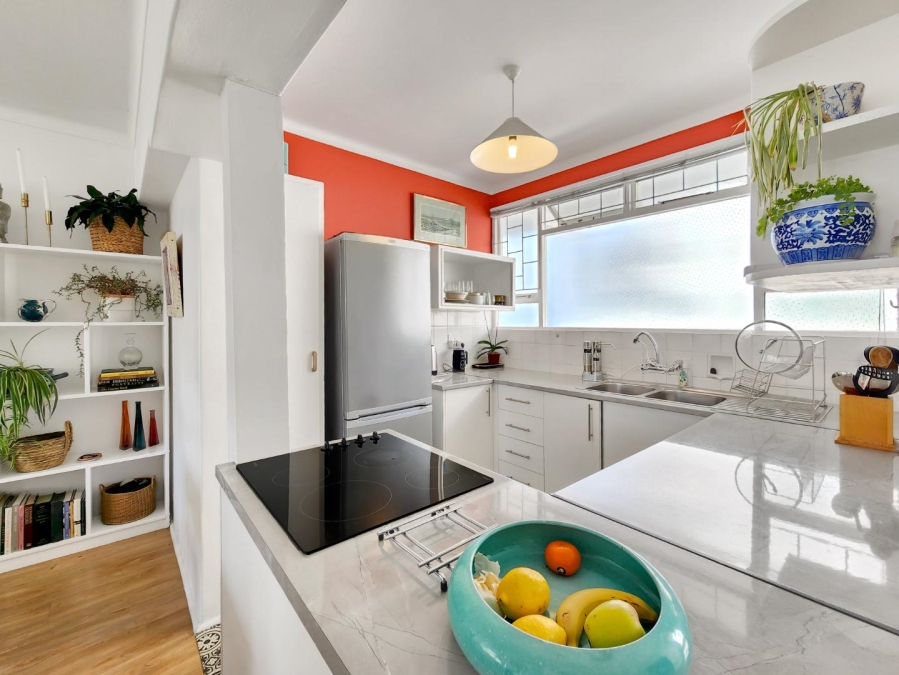 To Let 1 Bedroom Property for Rent in Sea Point Western Cape